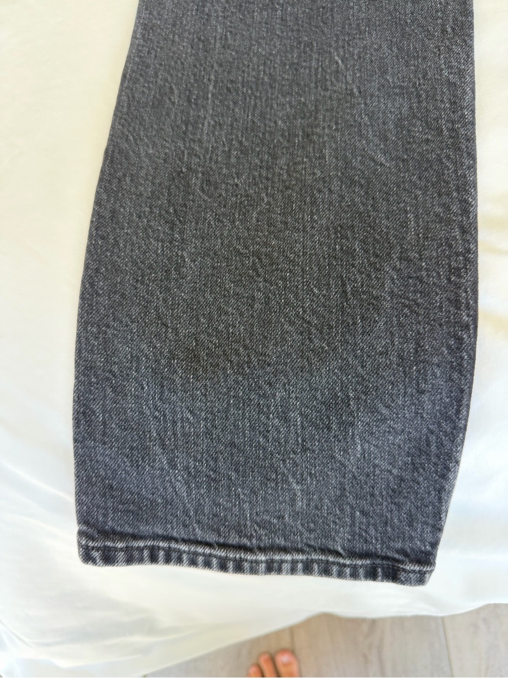 Classic High-Rise Women's Jeans in Washed Black - Picture 5 of 7